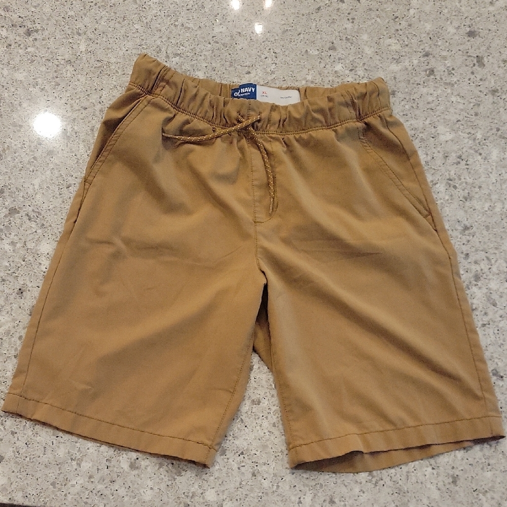 Old Navy Khaki Casual Shorts. Lightweight Quick Dry Material. Boys 14-16